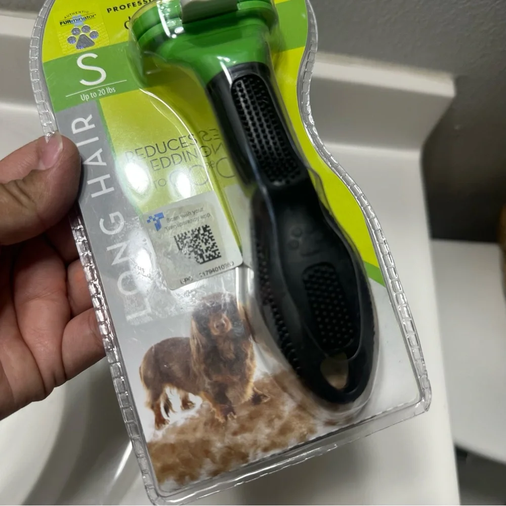 FURminator Long Hair Deshedding Tool - Green and Black